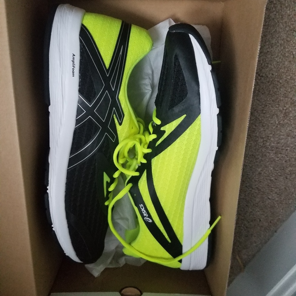 Men's Asics size 11